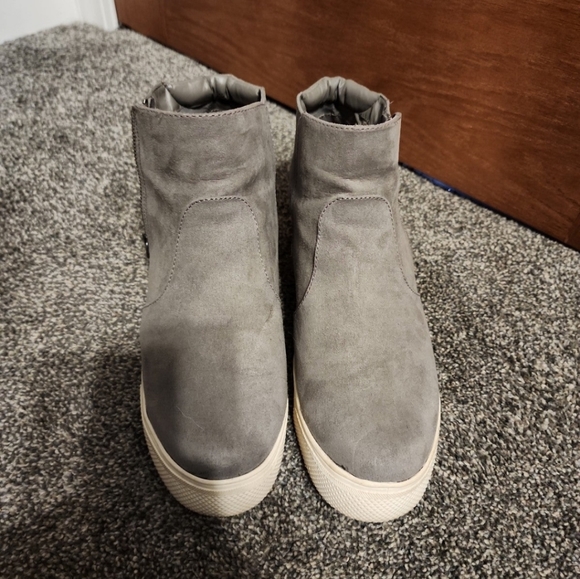 Womens size 11 Sneaker Wedges - Picture 3 of 3